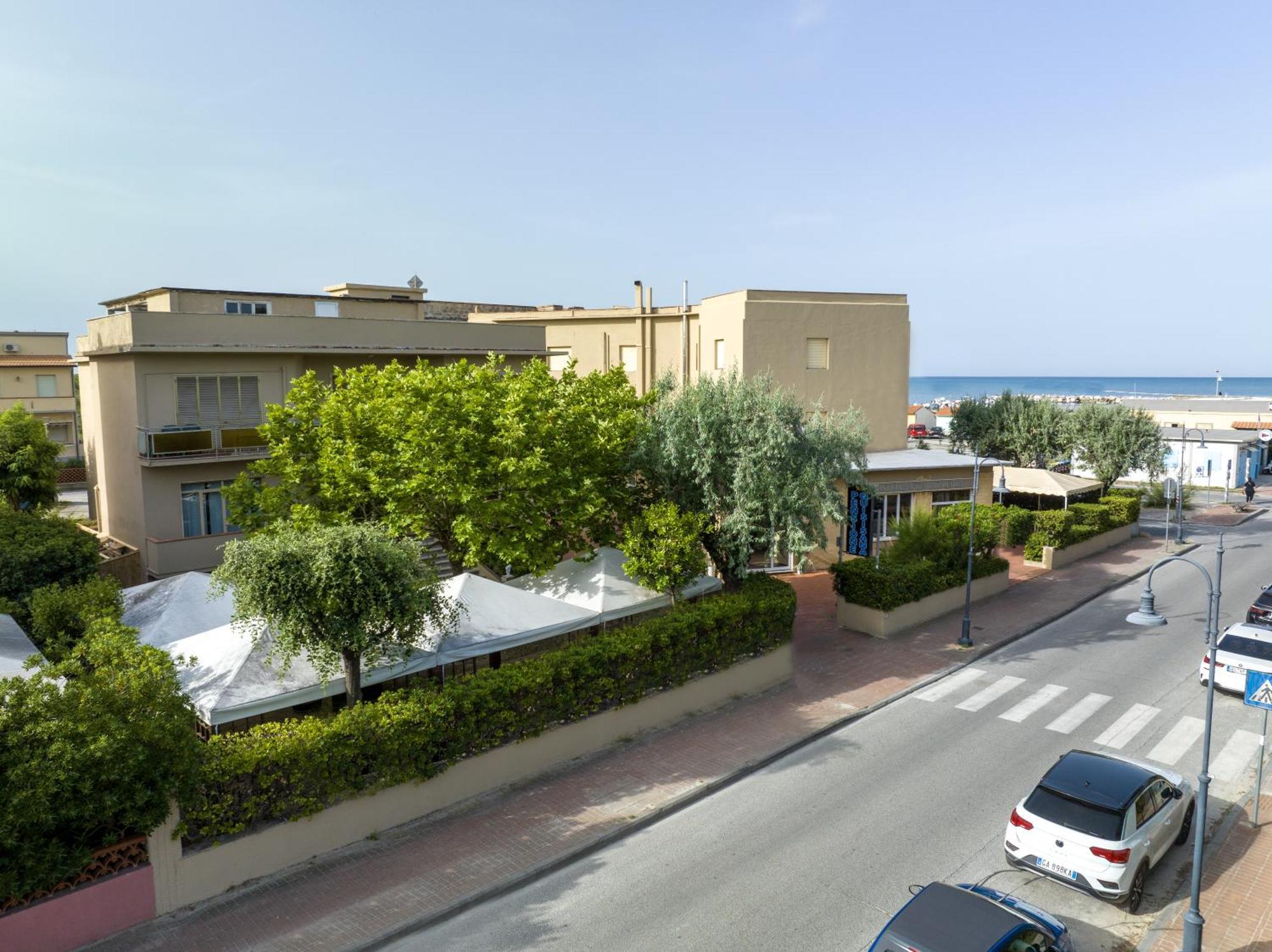 Hotel Quisisana Vada Exterior photo